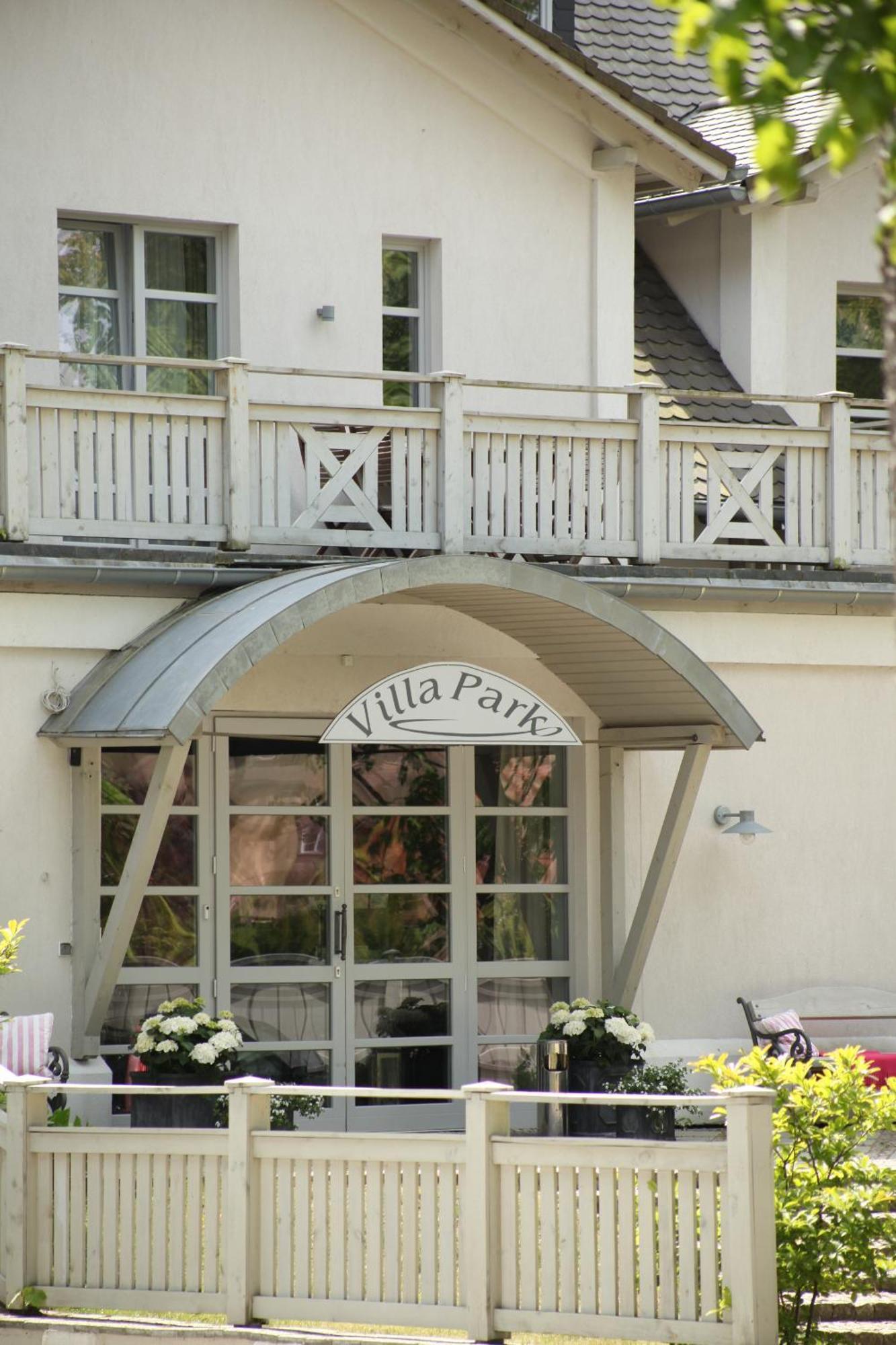 Villa Park Wiselka Spa & Wellness Esterno foto